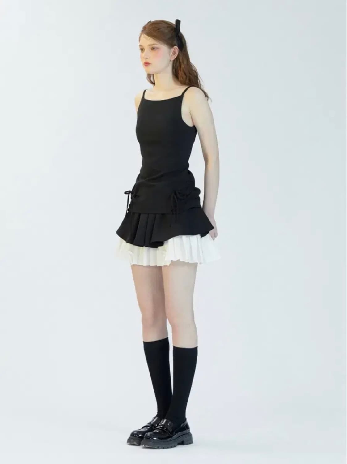 nuu 누 클래식 라인 컷 슬리브리스 탑 상품이미지1