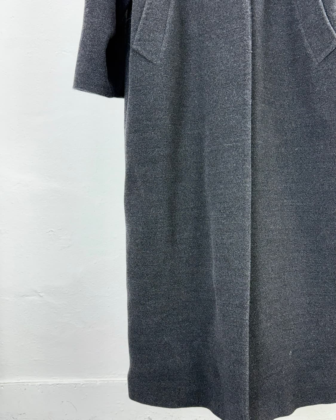 로델 이태리 차콜 그레이 히든 버튼 로브 롱 울 코트 상품이미지4