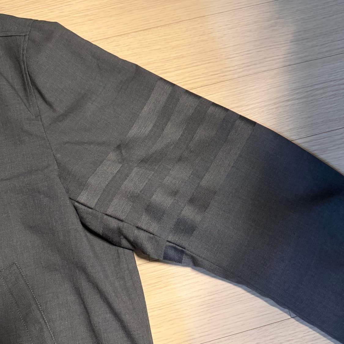 {당일발송/3size} 톰브라운 사선완장 봄버 울 자켓 그레이 한정판 상품이미지2