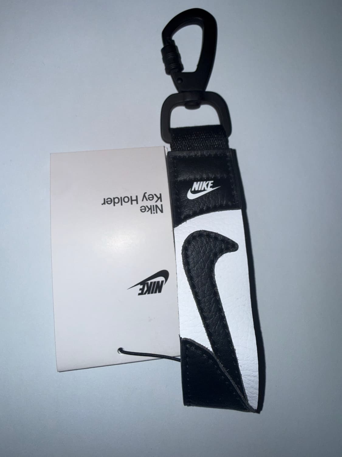 나이키 키 홀더 카라비너 키체인 블랙 화이트 상품이미지1
