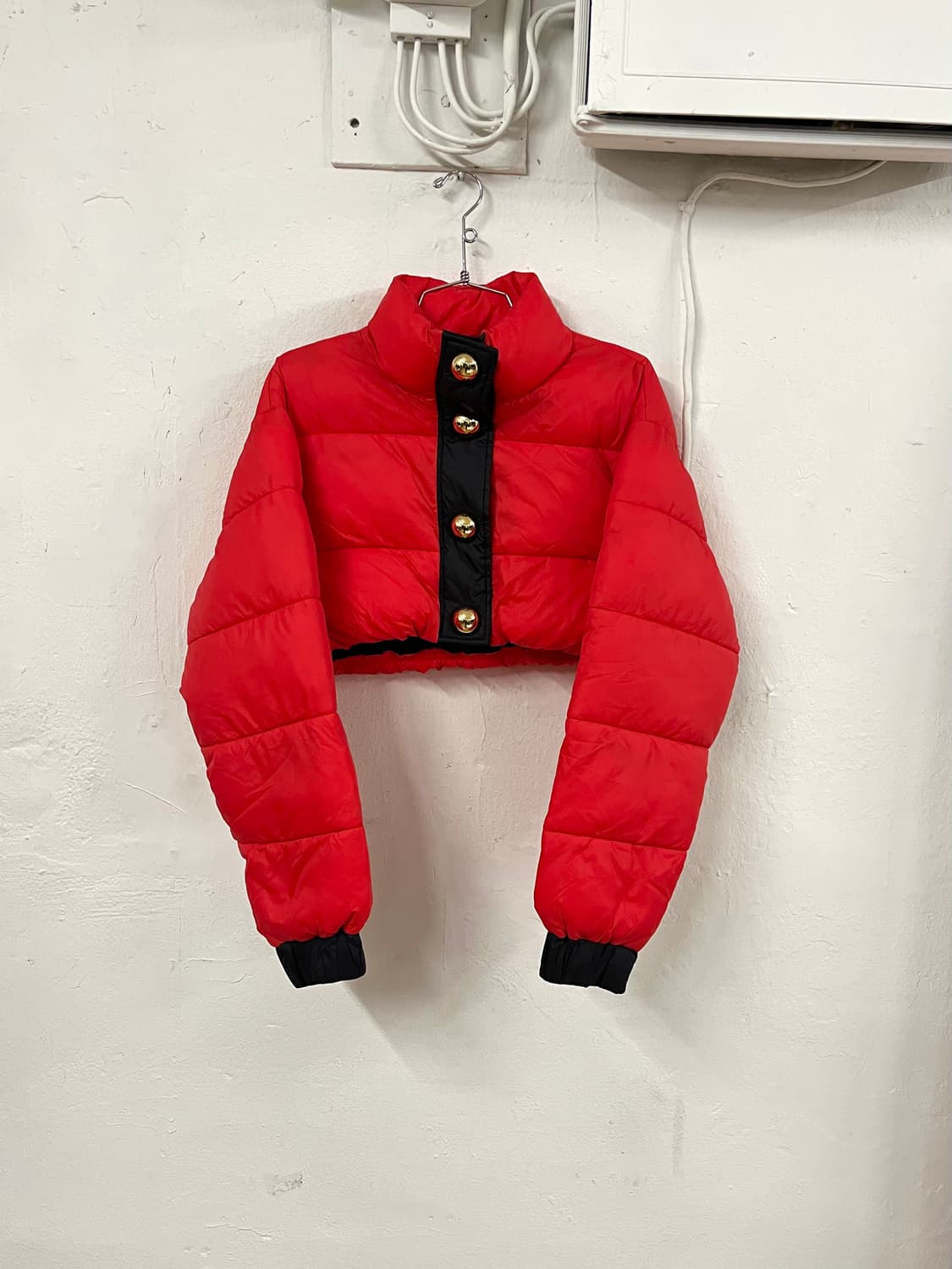 모스키노 H&M 크롭 푸퍼 패딩 상품이미지1