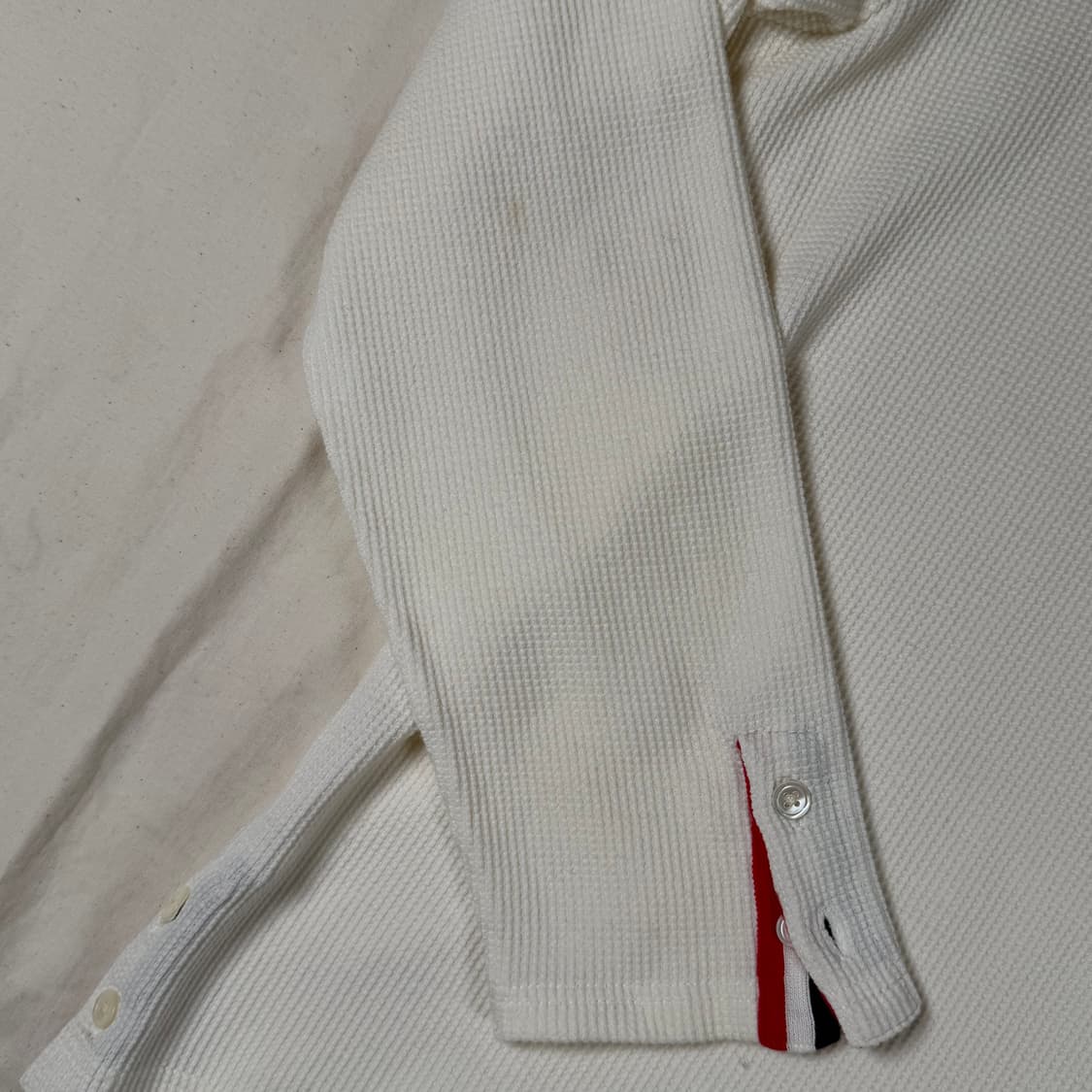 톰브라운 와플 니트 헨리넥 긴팔 상품이미지4