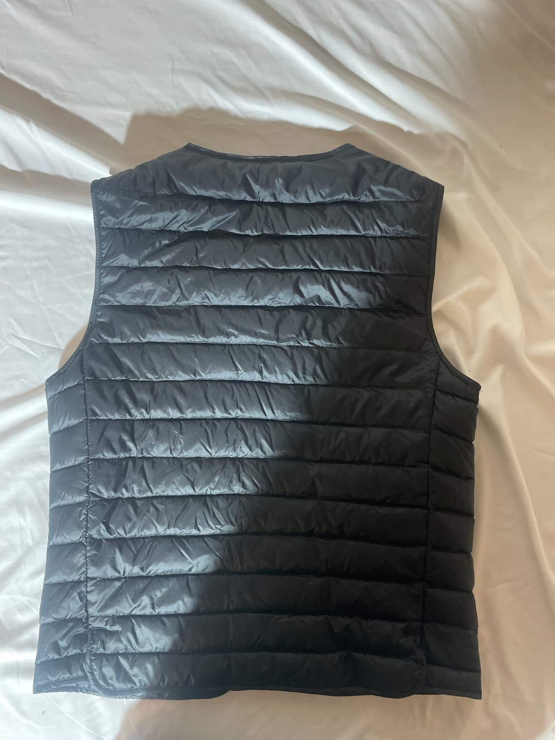 유니클로 라이트 다운 패딩 조끼 M 블랙 상품이미지3