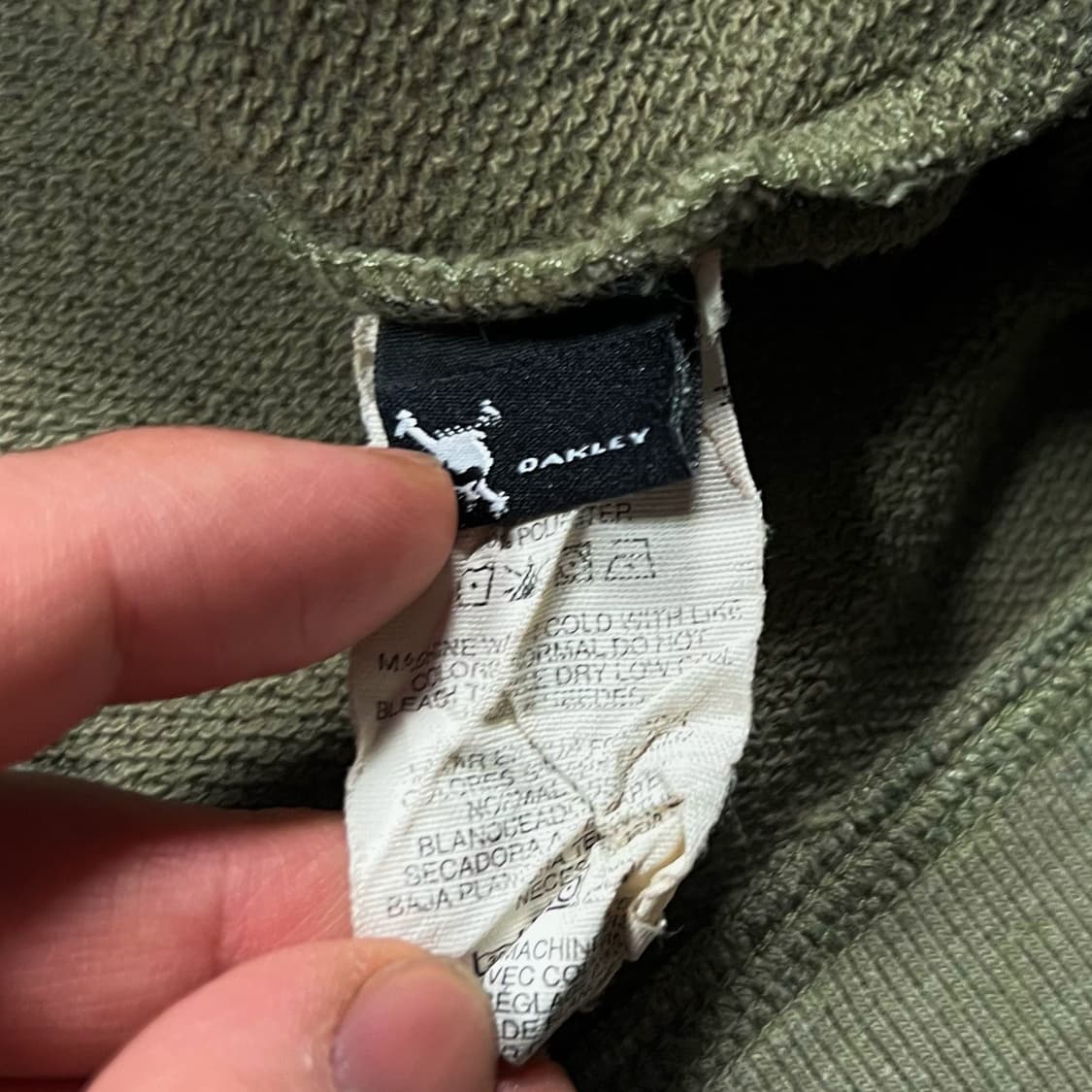 오클리 하프버튼 후드티 상품이미지5