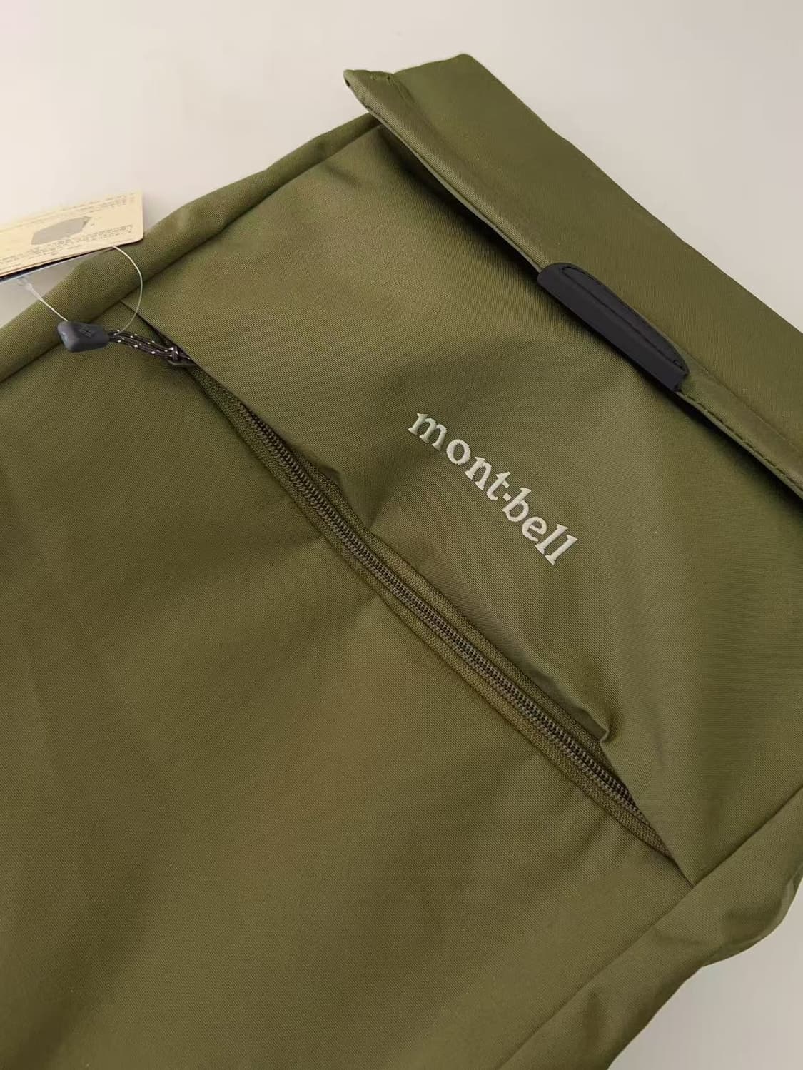 (새상품)몽벨 롤 탑 플랩팩 15 백팩 카키 상품이미지5