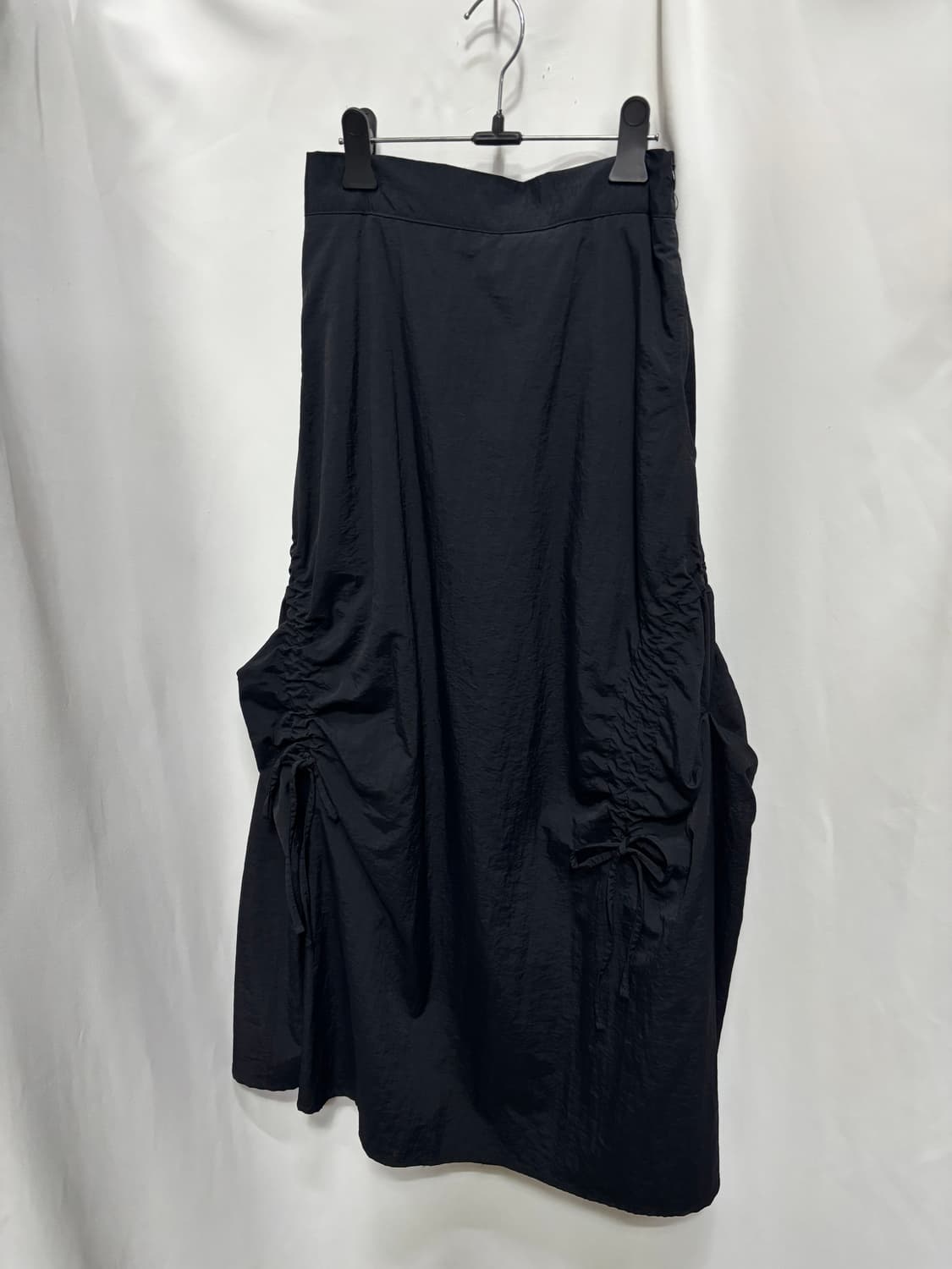 8 컨셉트 뒷허리 밴딩 셔링 카고 벌룬 롱 스커트 F 상품이미지1