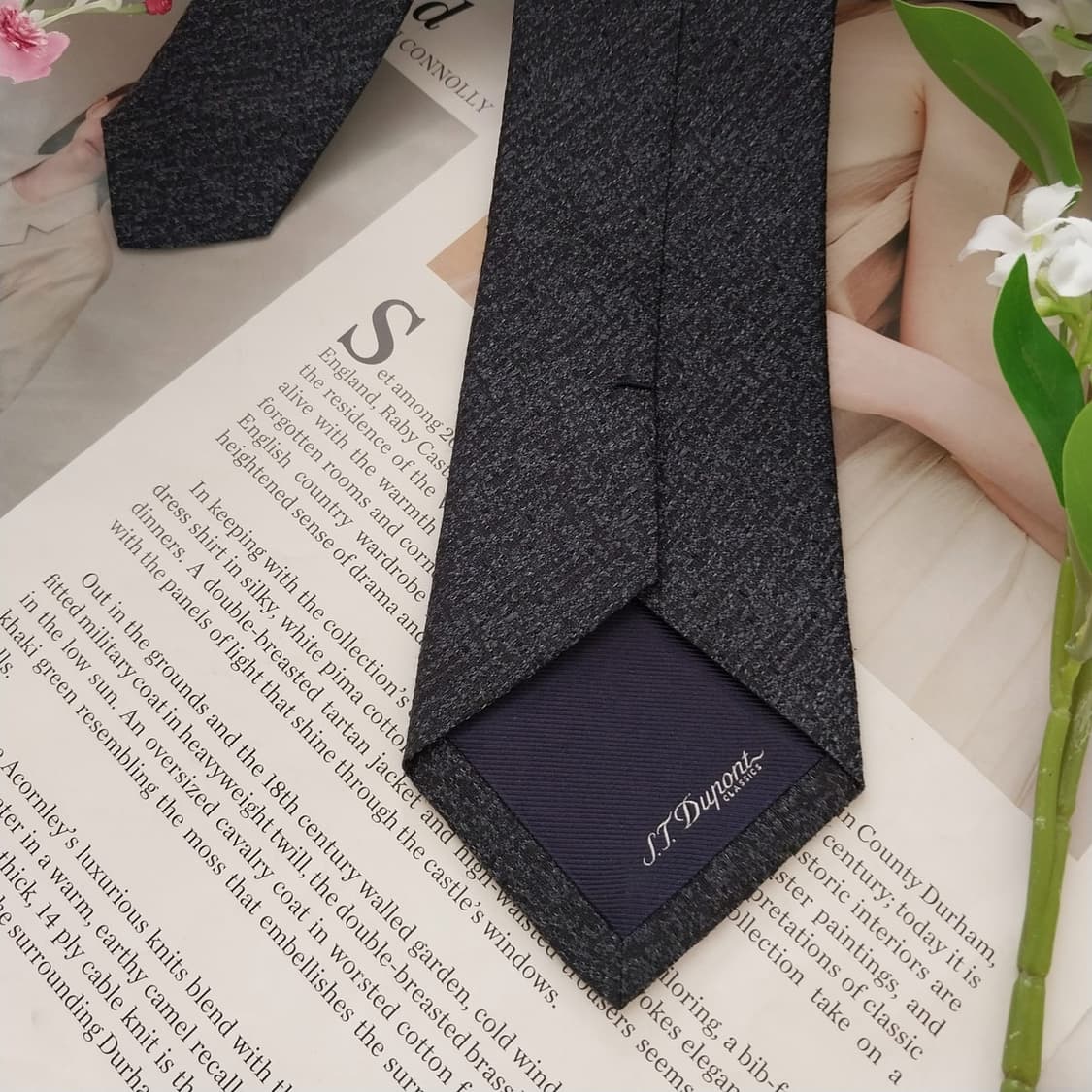 듀퐁 실크 진그레이 로고 포인트 넥타이 7.7cm A+등급 K1638
 상품이미지7