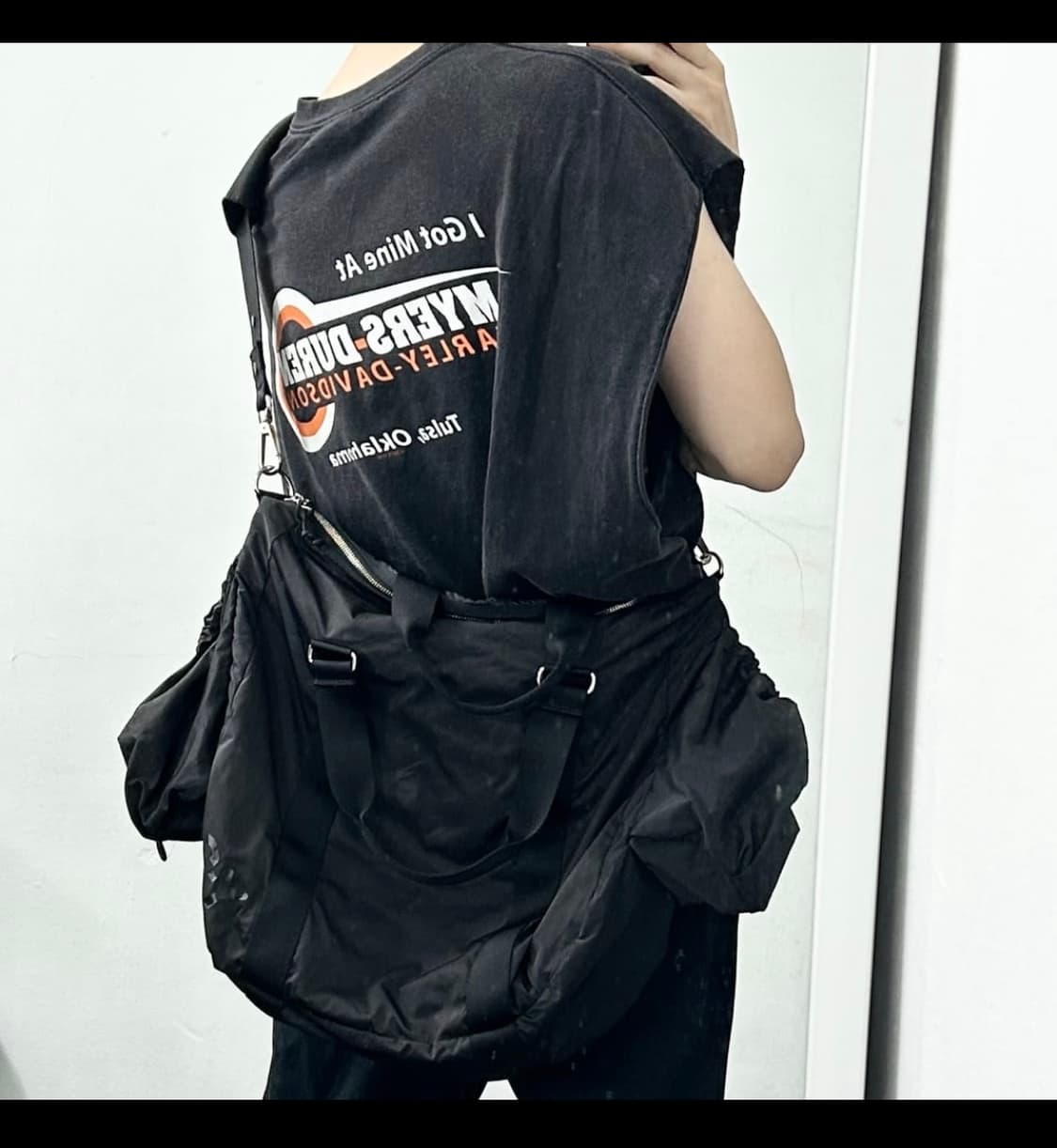 Y-3 요지야마모토 나일론 파라슈트 크로스백 상품이미지1