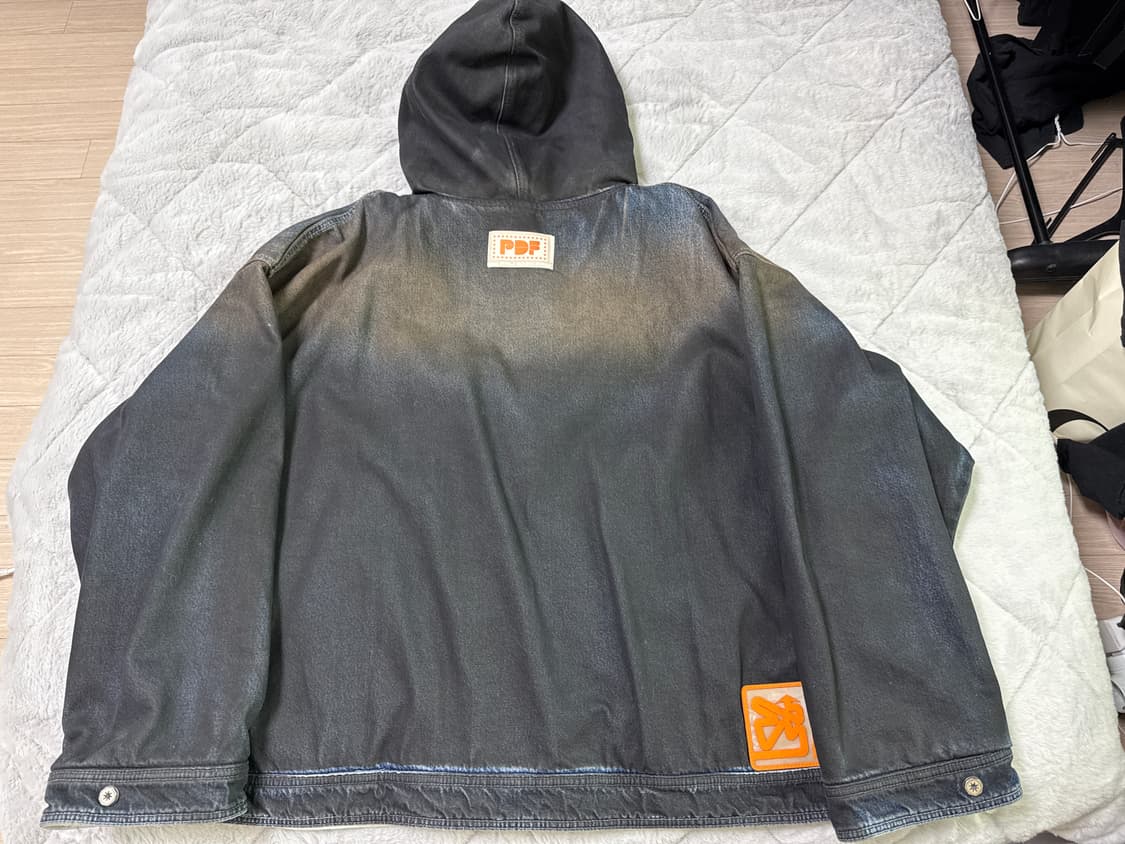 PDF 채널 / 리버시블 데님 페인티드 오버핏 풀오버 후디파카 상품이미지4