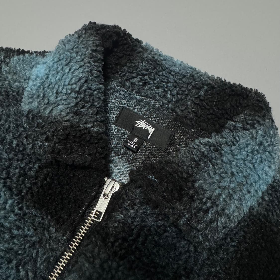 스투시(STUSSY) 블루컬러 쉐도우 플리에드 패턴 집업 쉐르파 자켓 상품이미지3