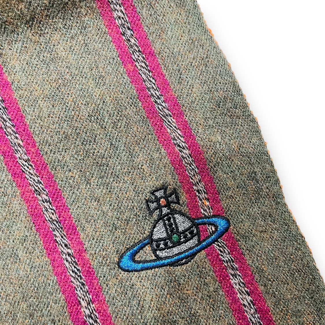 비비안 웨스트우드 ORB 스몰 로고 밤색 울 머플러 상품이미지5