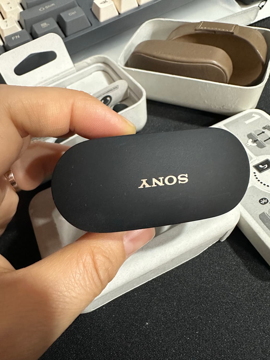 소니 WF-1000XM4 무선 이어폰 블랙 + 케이스 노이즈캔슬링 상품이미지3
