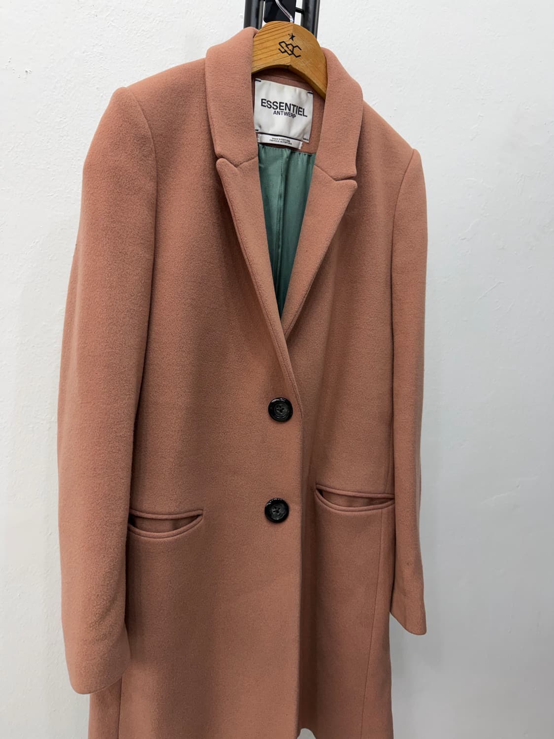 매장판정품) ESSENTIEL 에센셜 여성 핑크 모직 코트 82 상품이미지2
