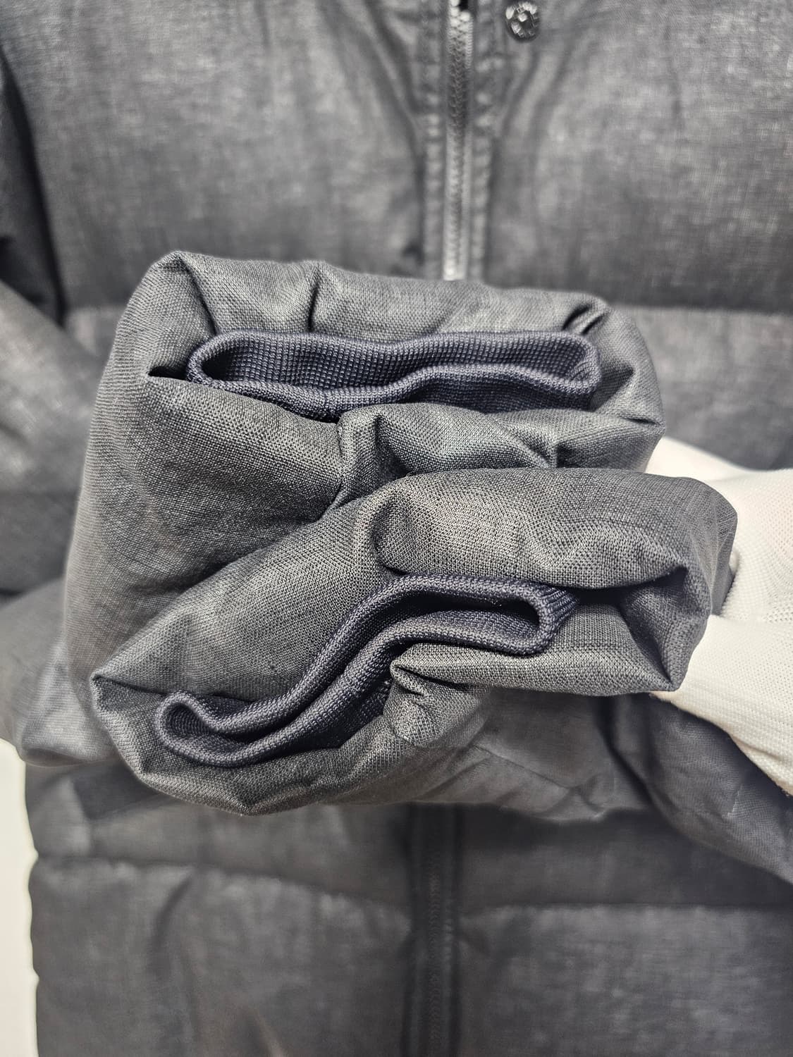 스톤아일랜드 쉐도우프로젝트 러버라이즈드 리넨 다운 패딩 자켓 상품이미지4