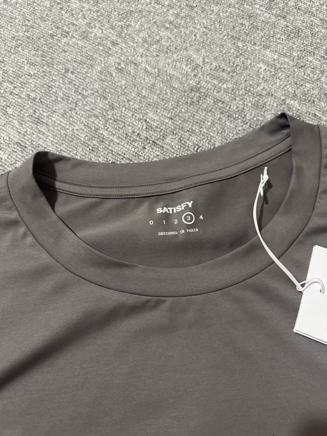 L) 새티스파이 오라라이트 티셔츠 그라파이트 상품이미지6