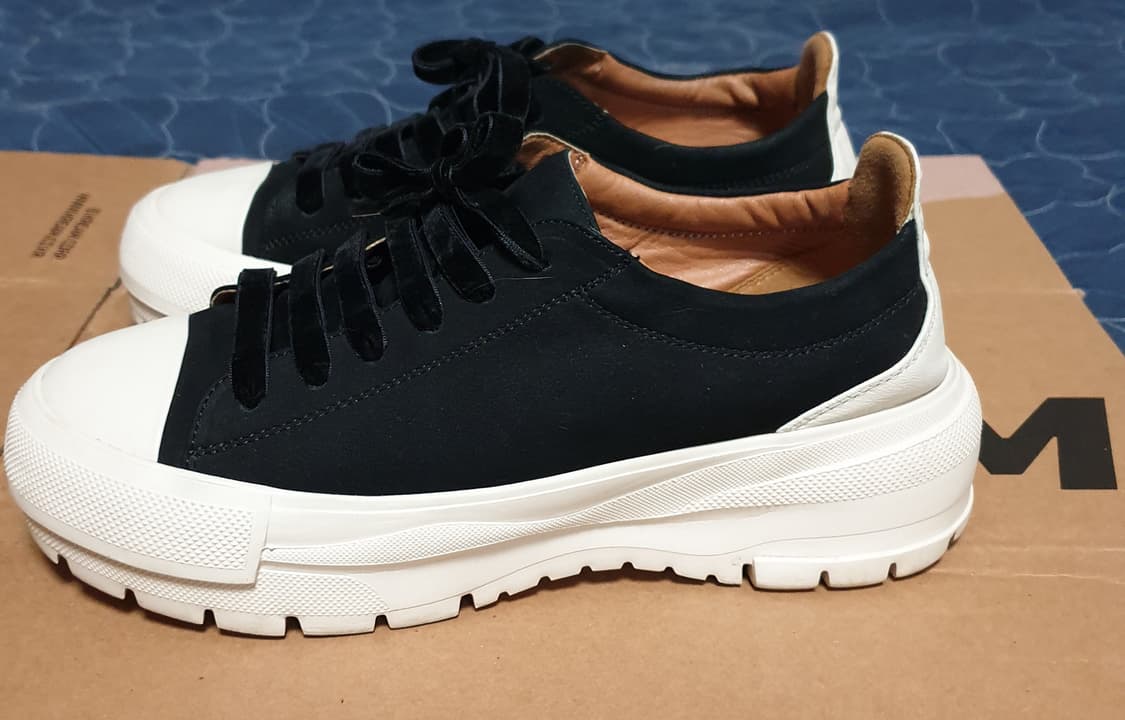 베라왕 고트누벅 슈퍼라이트 키높이 스니커즈 블랙 (240) 상품이미지2