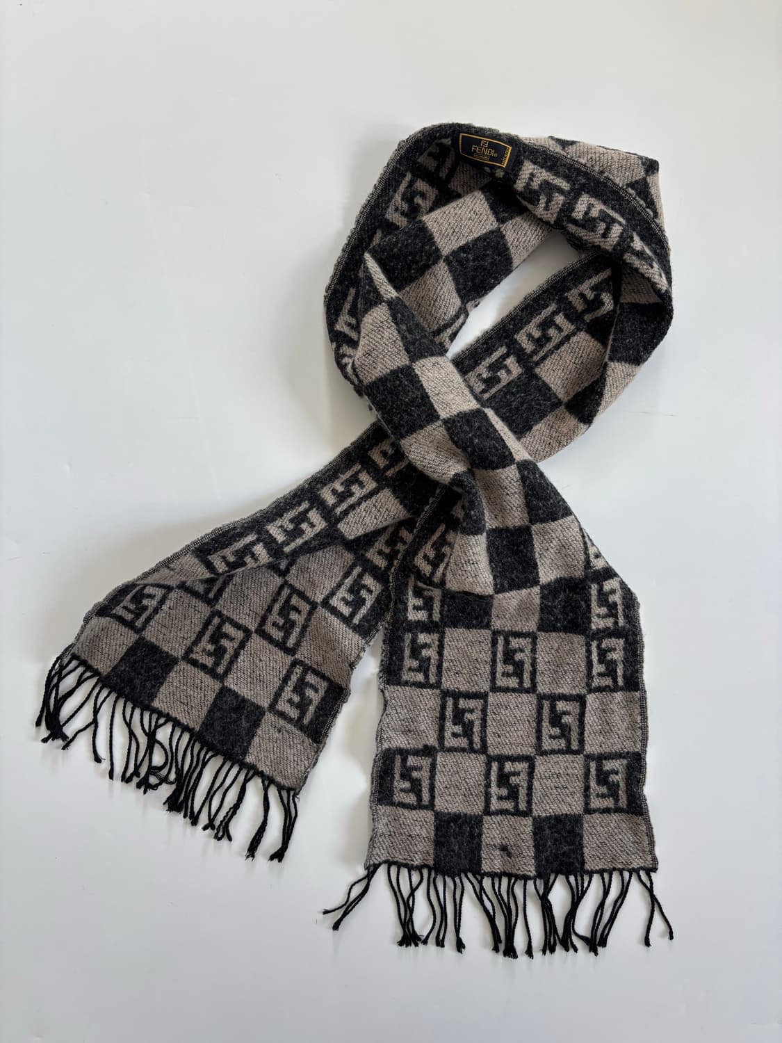 Fendi 펜디 90‘s FF 모노그램 체커보드 머플러  상품이미지1