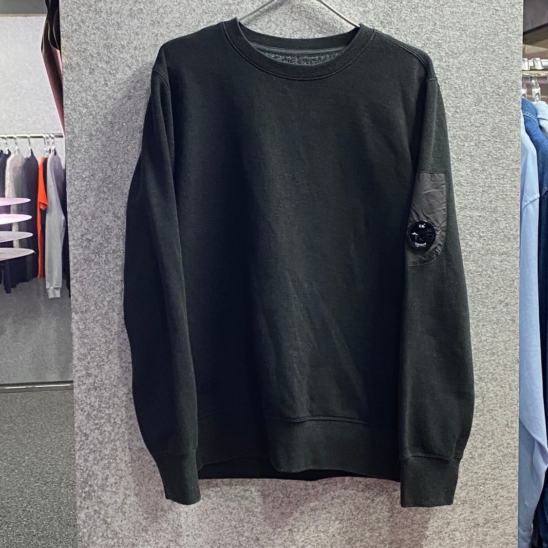 C.P company 스몰로고 데일리 맨투맨 B2553 상품이미지2