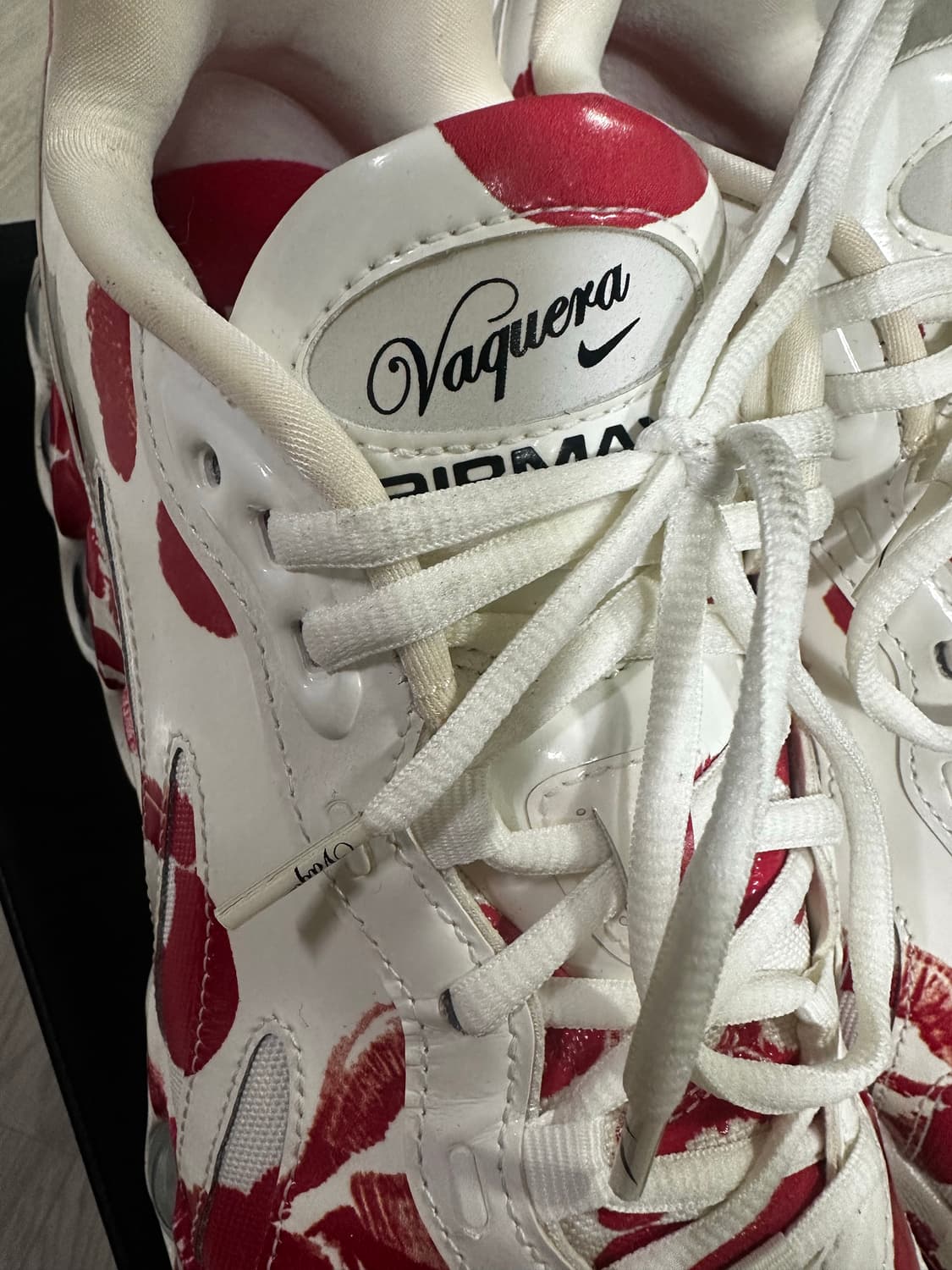 나이키 바퀘라 에어맥스 DN8 레드 키스 상품이미지5