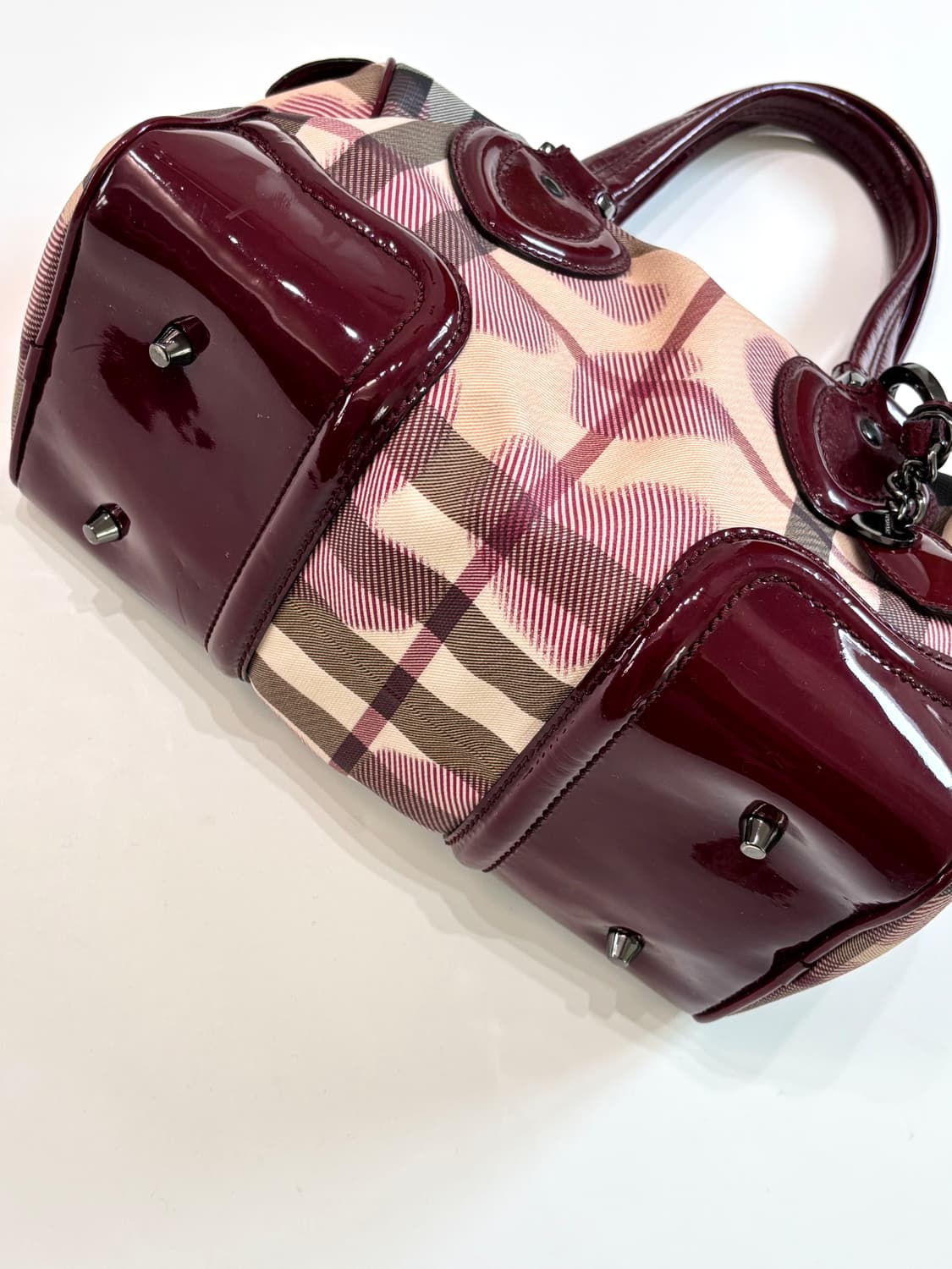 Burberry 버버리 하트 체크 PVC 보스턴 토트백 상품이미지6