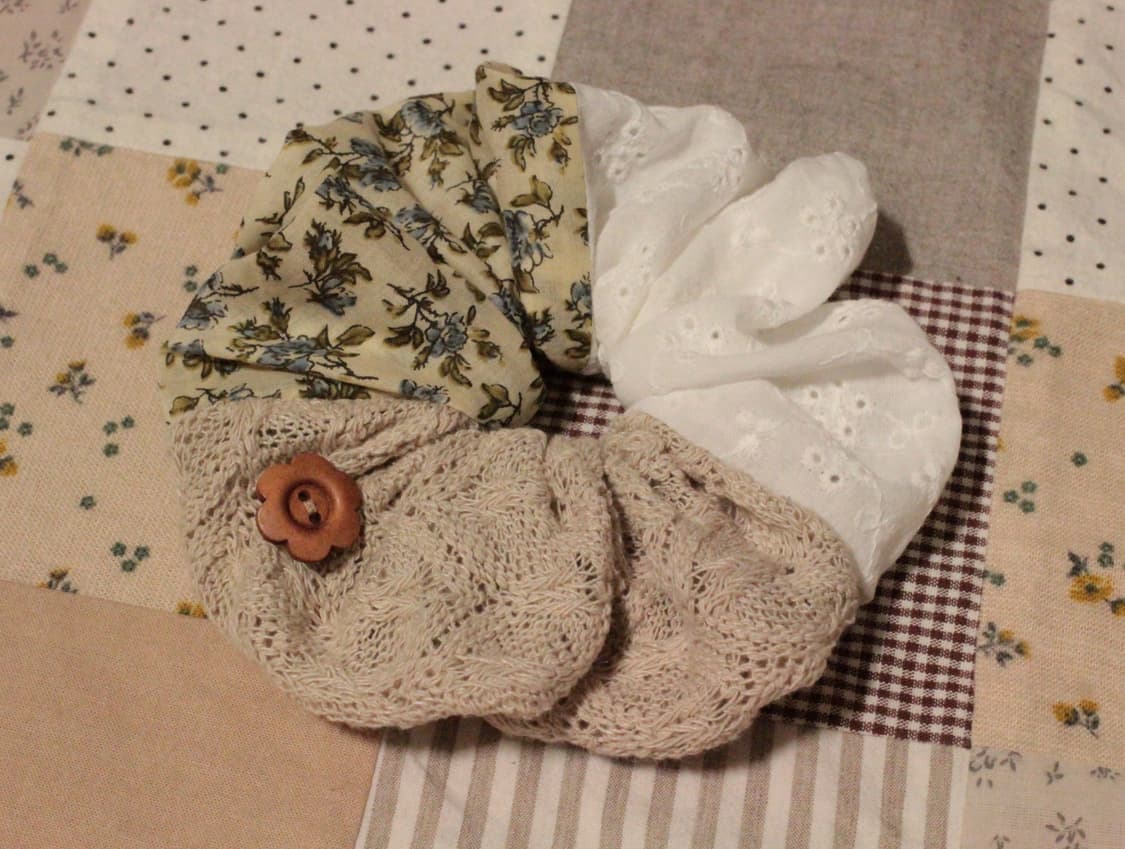 핸드메이드 펀칭레이스 패치워크 스크런치 상품이미지2