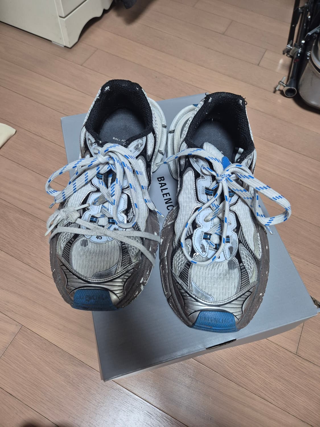 (급처)발렌시아가 3xl 원아웃 블루 45사이즈 판매합니다! 상품이미지5