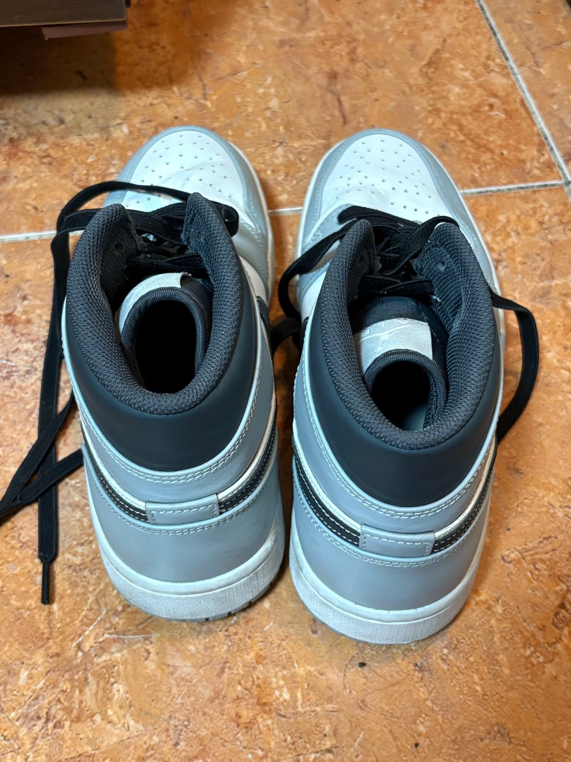 나이키 조던1 미드 라이트 스모크 그레이 앤트러사이트 270 상품이미지2