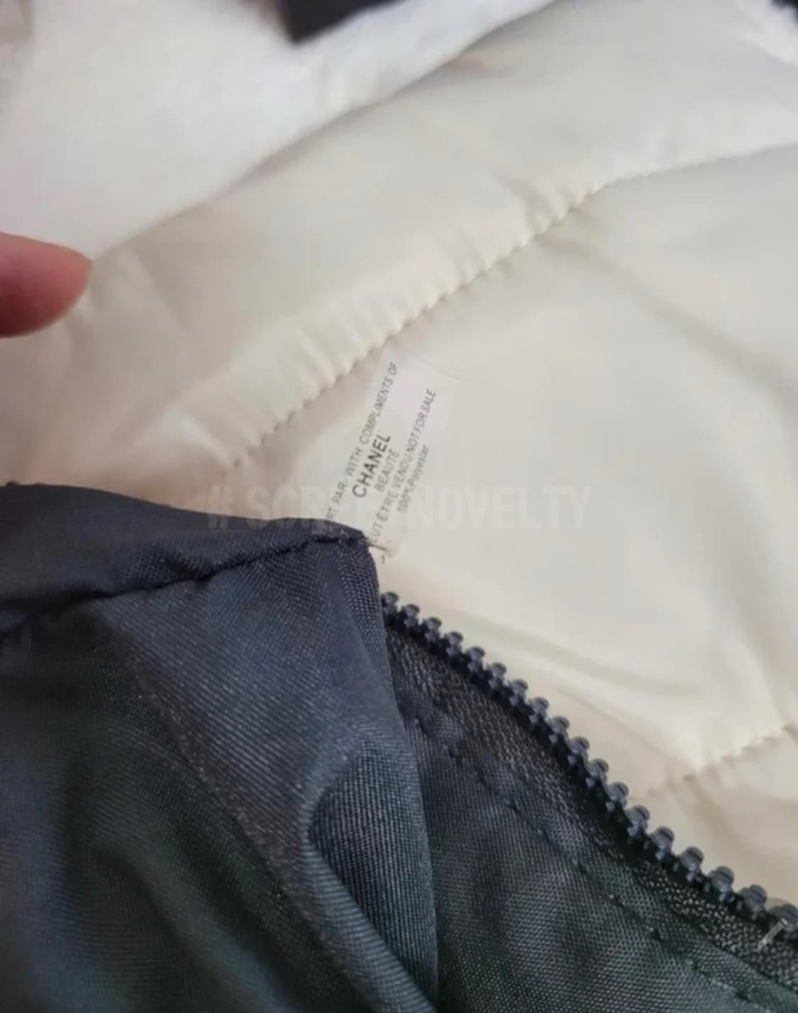 샤넬뷰티 기프트 패딩파우치 아이보리 무료배송 상품이미지10