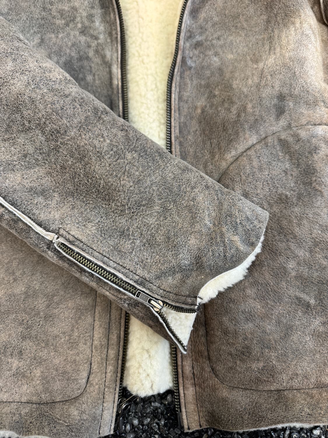 존바바토스 무스탕 레더 자켓 상품이미지3