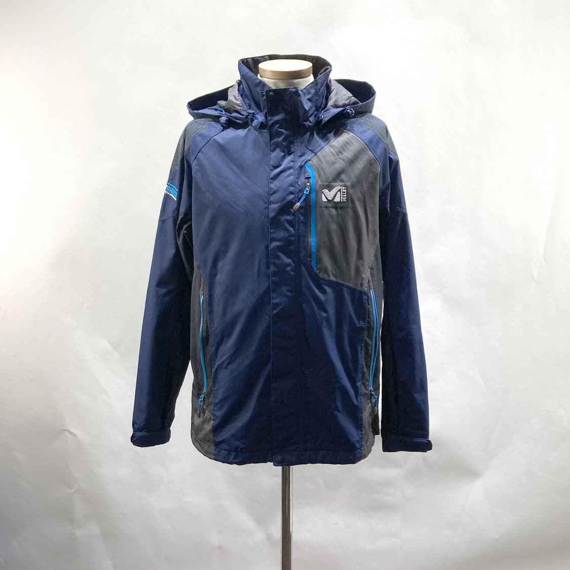 밀레 남성아웃도어바람막이 네이비 100 상품이미지1