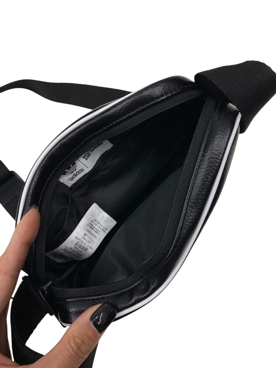 아디다스 오리지널 쿠로미 콜라보 크로스백 상품이미지3