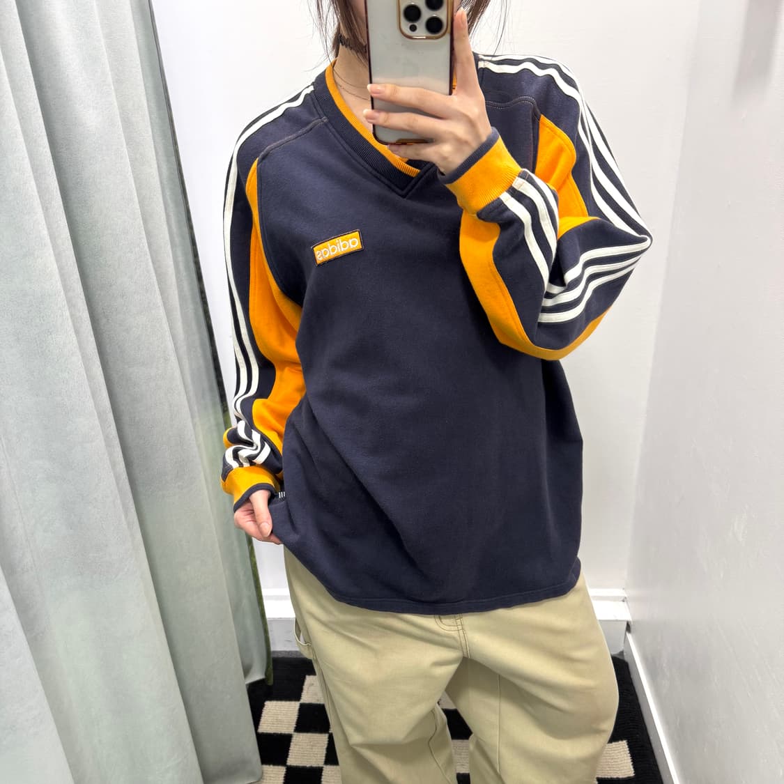 아디다스 네이비 옐로우 브이넥 스웻셔츠 상품이미지1