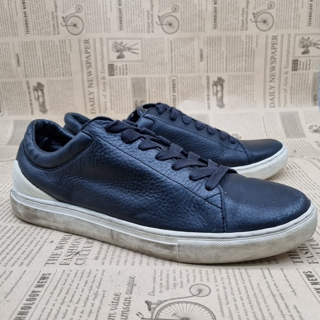 엠포리오아르마니 남성가죽스니커즈 8 270 상품이미지1