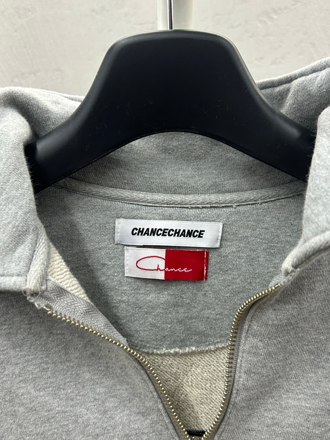 CHANCECHANCE(챈스챈스) 그레이 맨투맨 반집업 상품이미지4