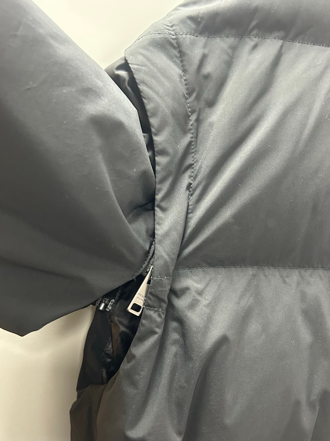 프라다 구스다운 상품이미지4