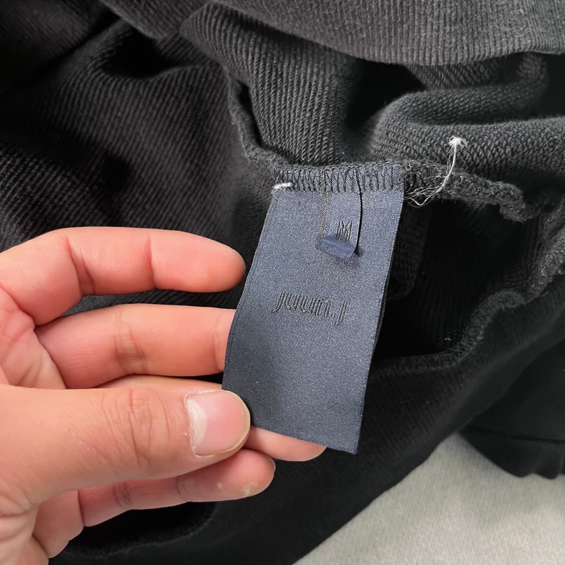 105 준지 21SS 자수 레터링 맨투맨 상품이미지6