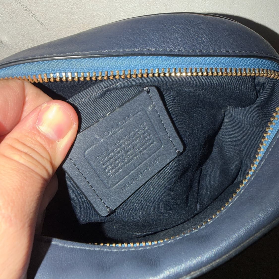 코치 홀스 앤 캐리지 카메라백 블루 상품이미지5