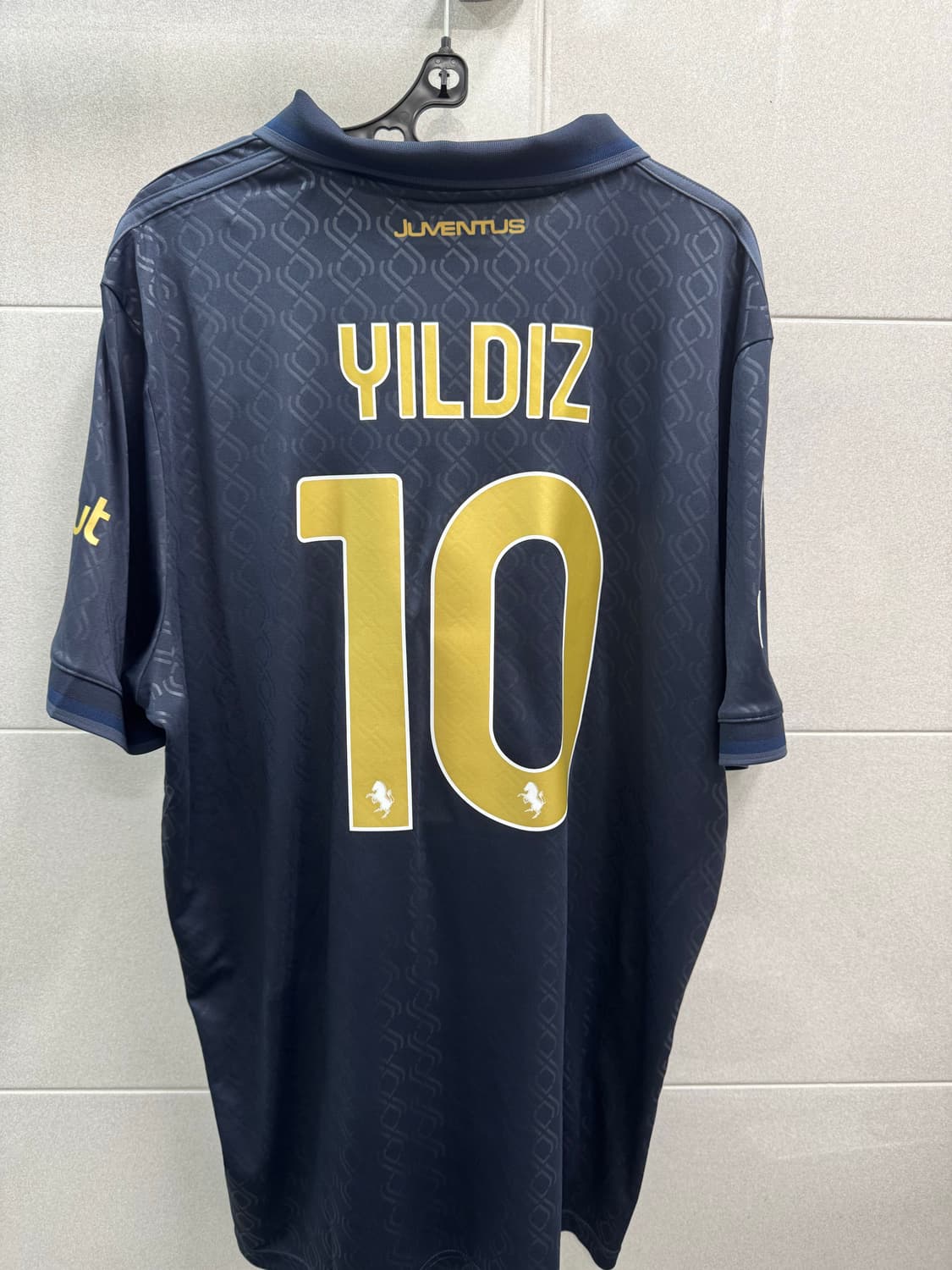 24-25 유벤투스 써드 국내 4xl 일디즈 마킹 판매합니다 상품이미지2