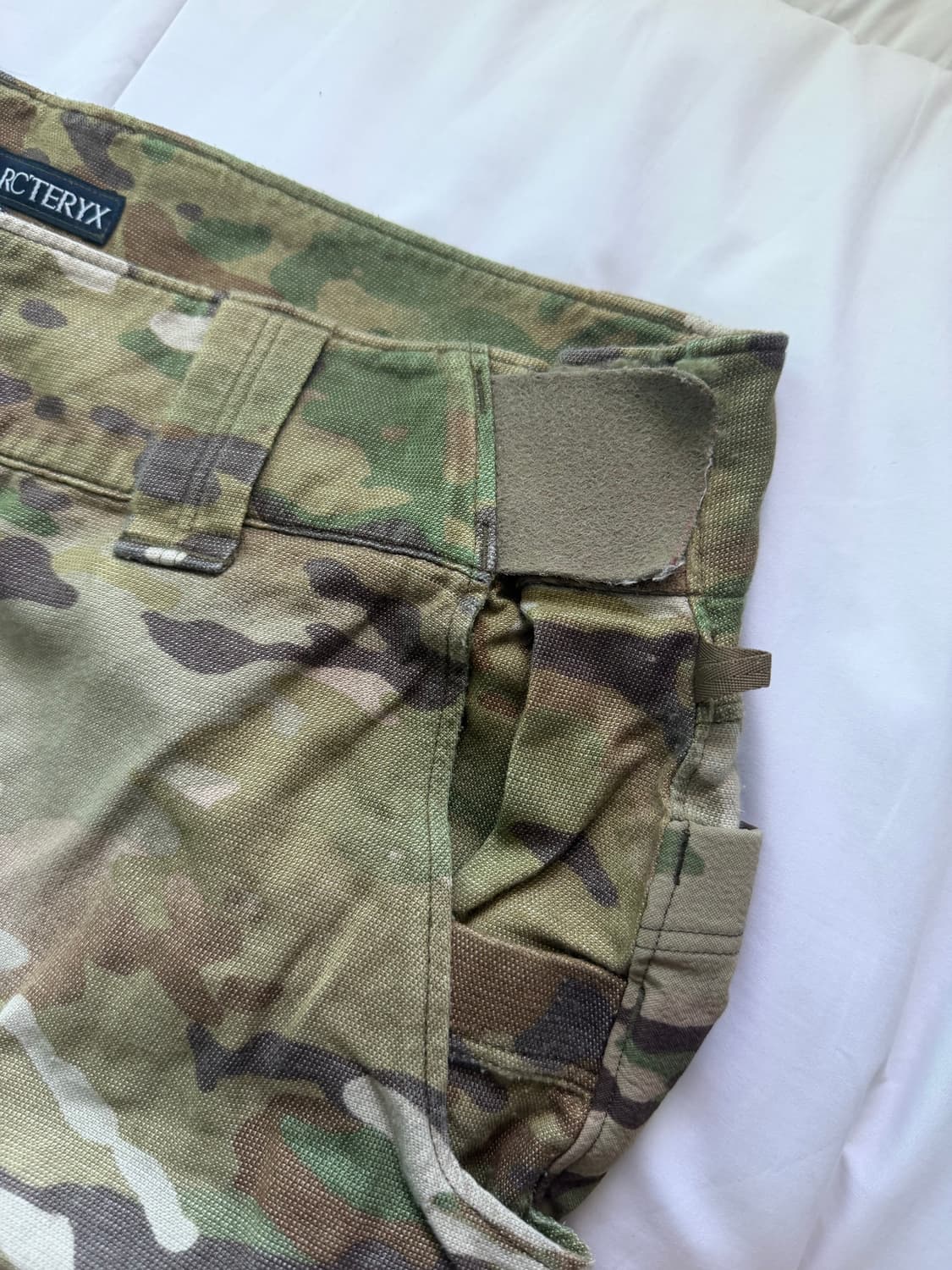 [L] 아크테릭스 리프 어썰트 팬츠 멀티캠 상품이미지5