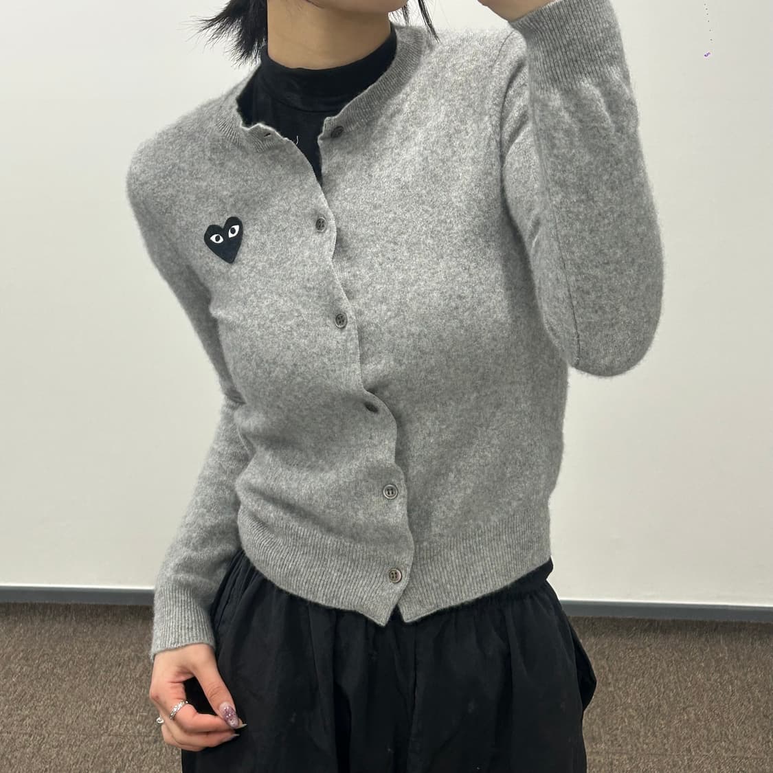 Comme des garcons 꼼데가르송 블랙 와펜 그레이 가디건   상품이미지2