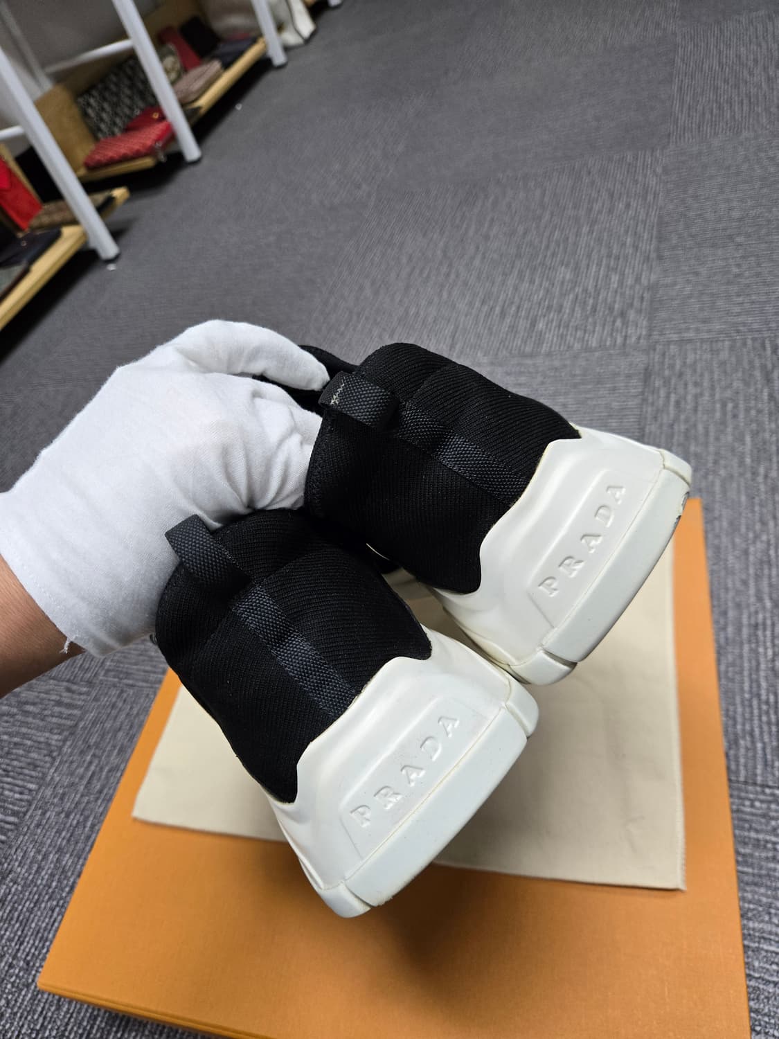 [특가][정품]프라다 니트 스니커즈 5사이즈 상품이미지6