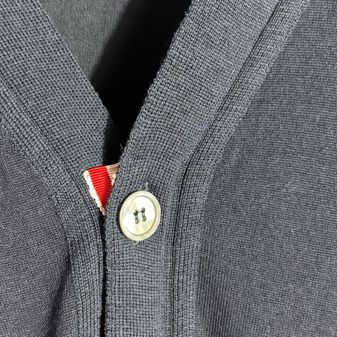 톰브라운 네이비 브이넥 가디건 (무료배송) 상품이미지3