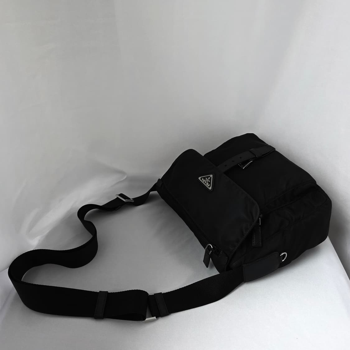 [정품  PRADA] 프라다 사피아노 나일론 크로스백 주우재백 남녀공용 상품이미지3