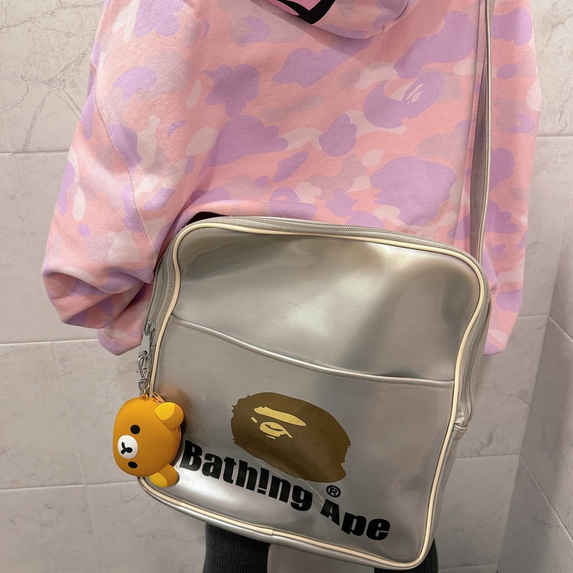 베이프 니고 pvc 크로스백 상품이미지2