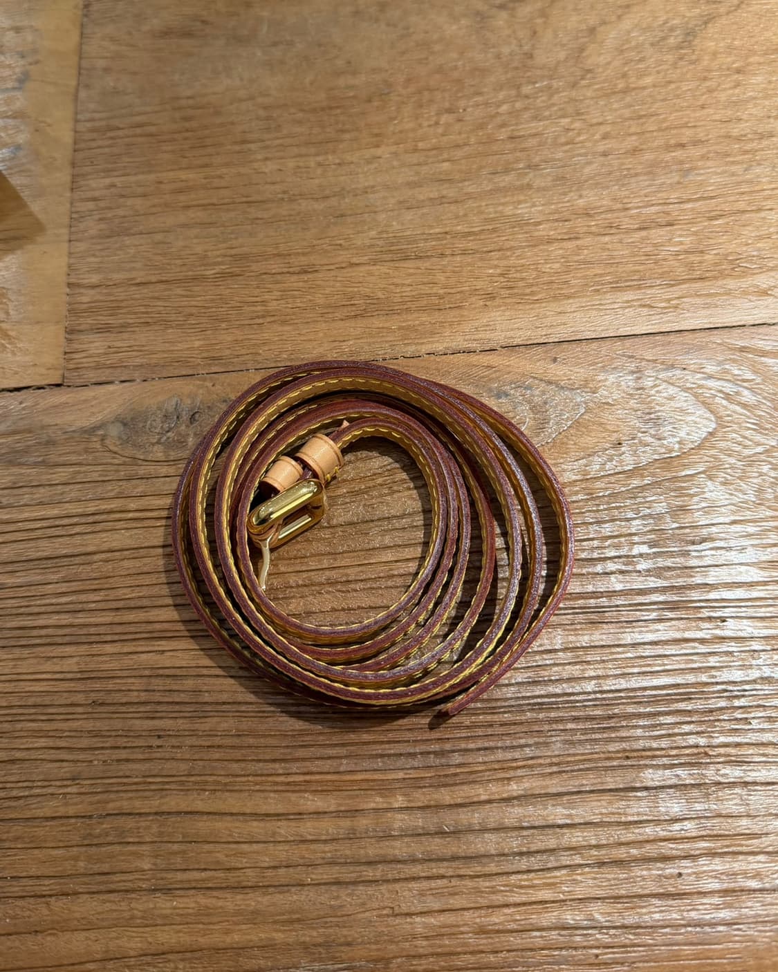 루이비통 옐로우 모노그램 베르니 클러치 상품이미지7