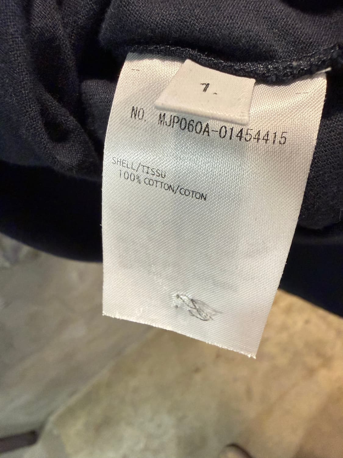 1 톰브라운 THOM BROWNE 포켓 삼선 폴로 반팔 네이비 상품이미지7