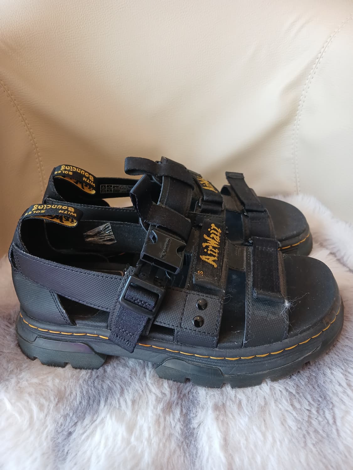 닥터마틴 정품 여성 스트랩 샌들 UK.6 사이즈 (뒷면 높이 4센치) 상품이미지3