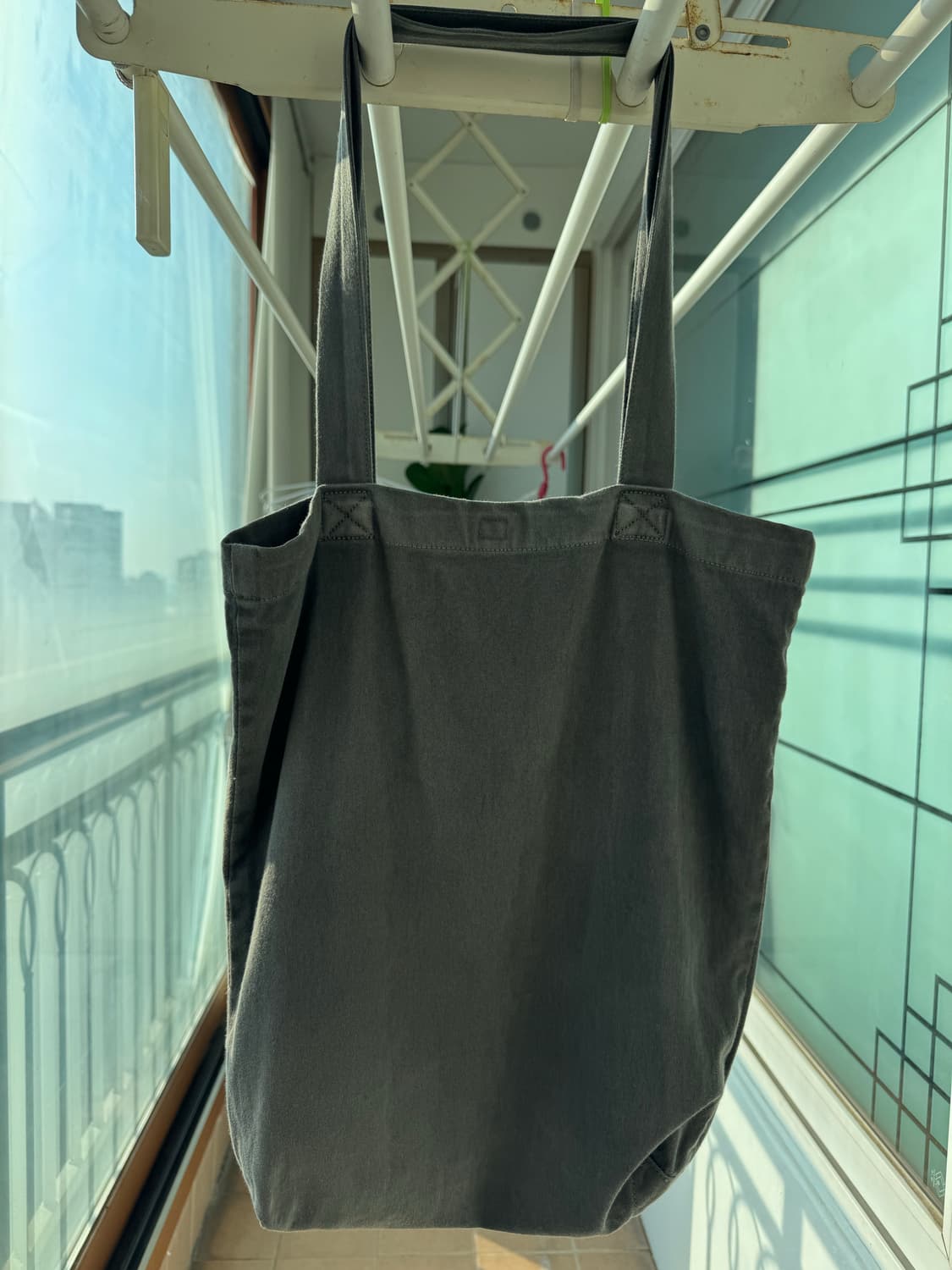 타이가 타카하시 LOT.032 도쿄 전시 한정 머드다잉 토트백 상품이미지2