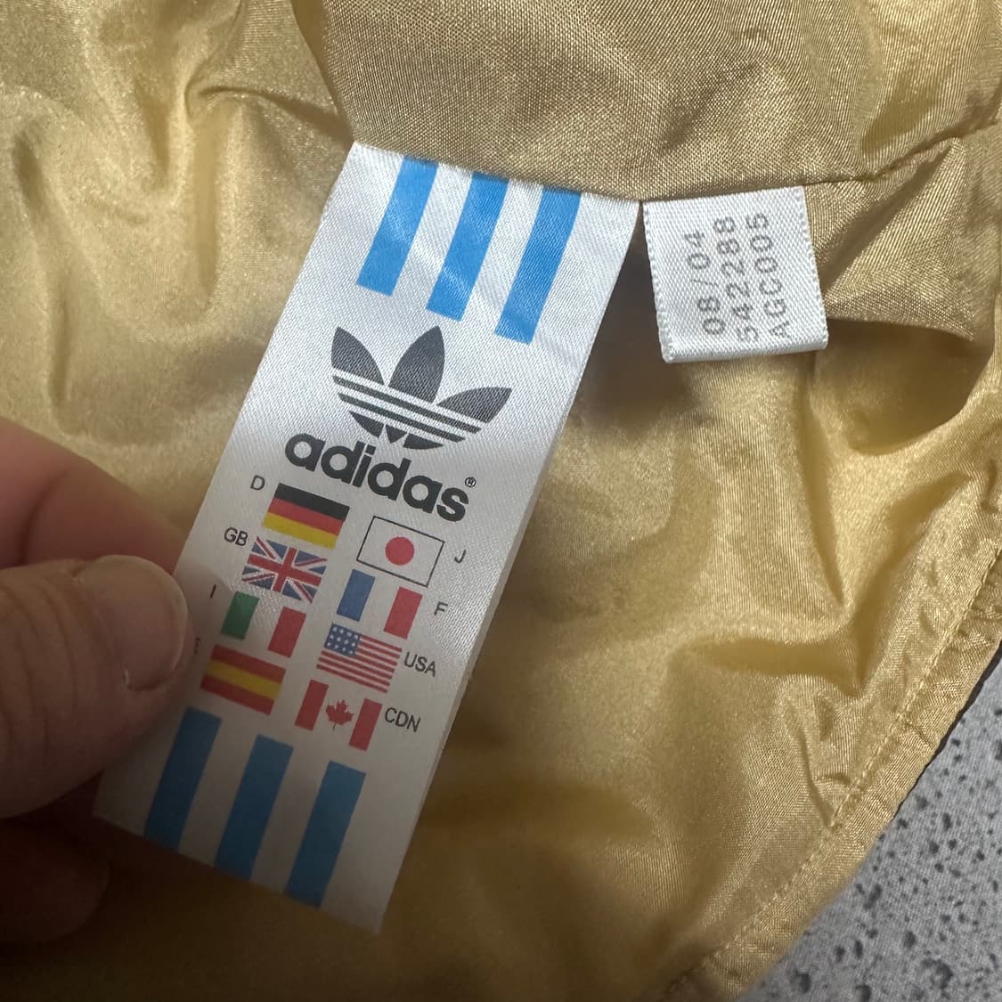 ✨ (바배) 아디다스 올드스쿨 초코바나나 누빔 경량 패딩 상품이미지4