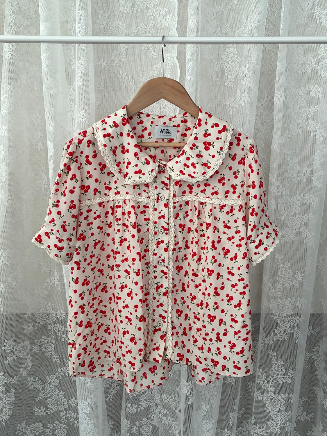 F) LMML 스튜디오 체리 패턴 레이스 블라우스 상품이미지1